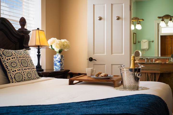 Southernmost House - Adult Exclusive
