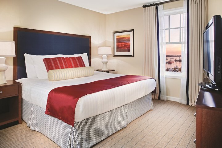 Room 34 of 60