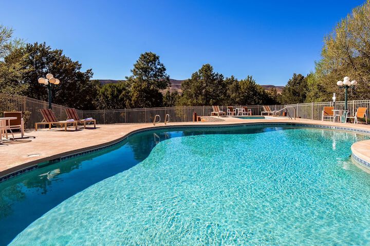 Pool 6 of 25