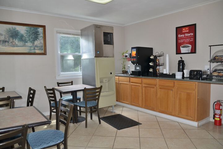 Econo Lodge Sturbridge Route 20