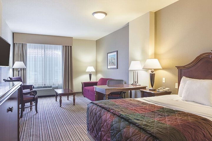 Room 32 of 62