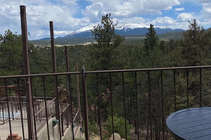 Pikes Peak Paradise Bed and Breakfast