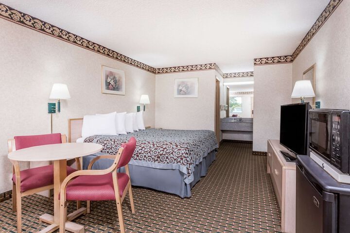 Room 9 of 27