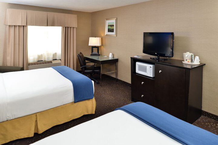 Holiday Inn Express Hotel & Suites Charlotte by IHG