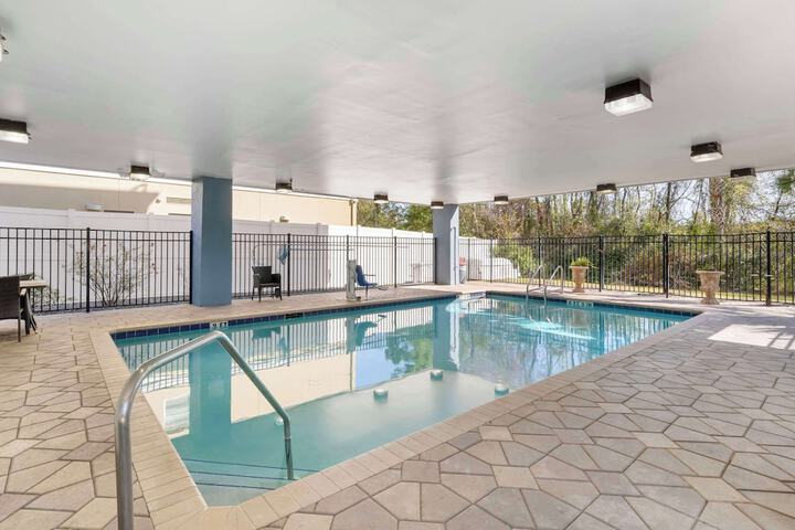 Pool 4 of 33