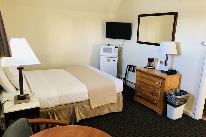 Sea Cliff House Motel