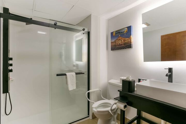 Room 27 of 41
