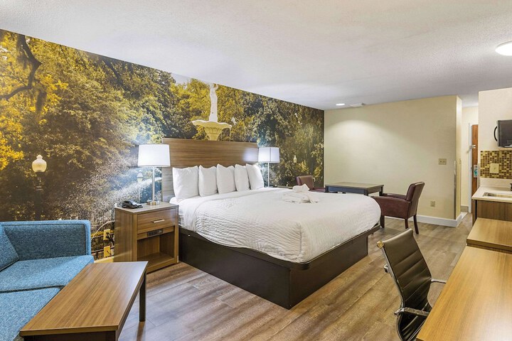 Room 8 of 29
