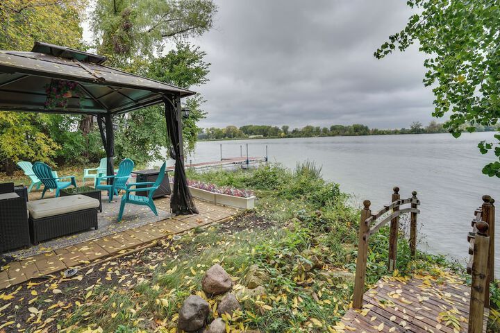 Hugo Home Direct Lake Access & Private Dock!