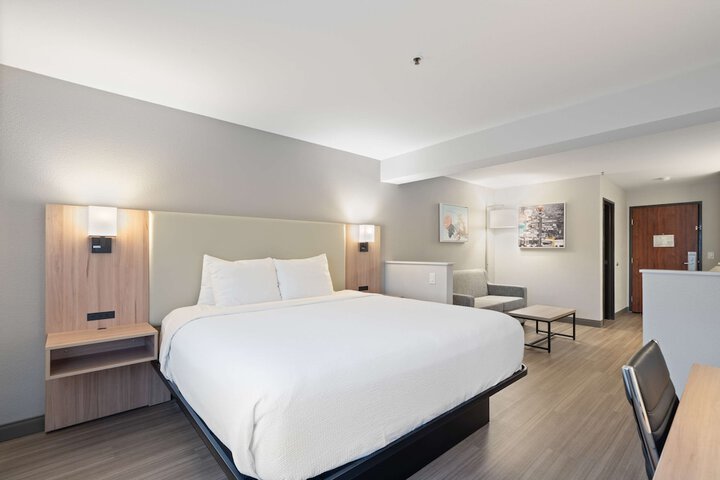 Best Western Lake Oswego / Portland Hotel & Suites