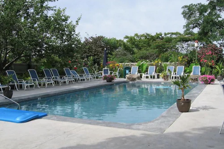 Pool 4 of 34