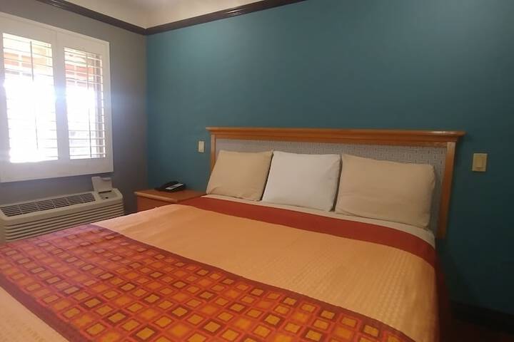 Room 32 of 54