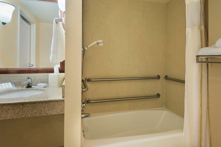 Room 12 of 30