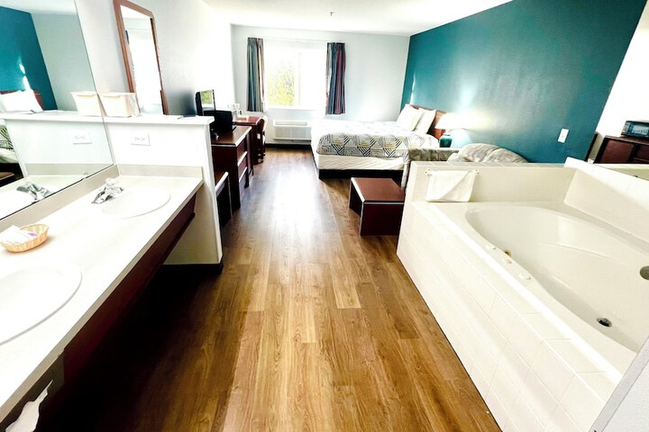 Room 18 of 30