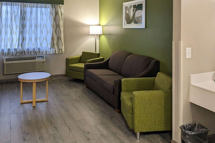 Quality Inn & Suites Delaware South