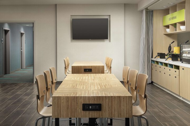 Home2 Suites by Hilton Clovis Fresno Airport