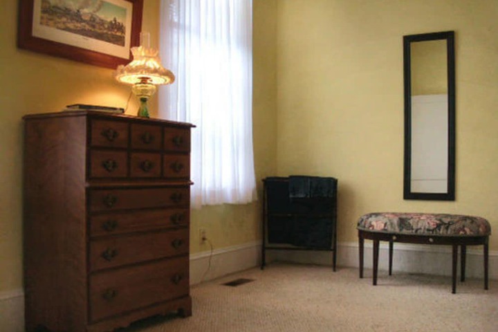Room 34 of 51