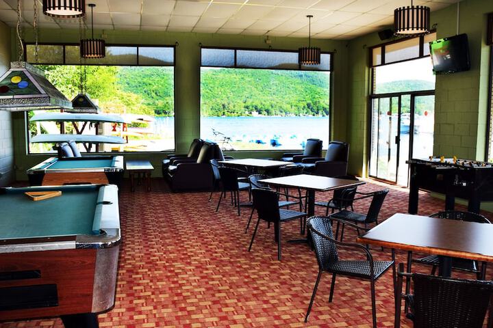 Scottys Lakeside Resort