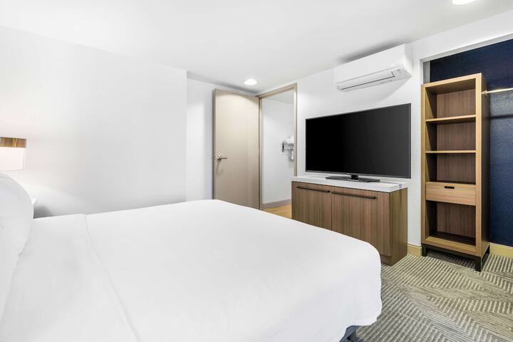 Room 48 of 73