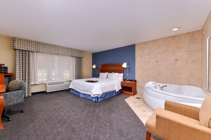 Room 28 of 46