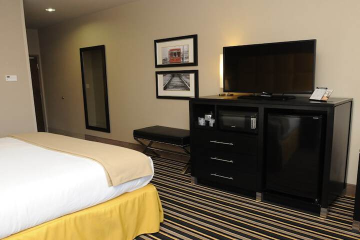 Room 19 of 33