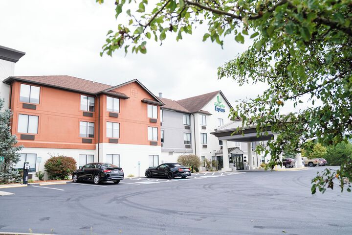Holiday Inn Express & Suites Knoxville-North-I-75 Exit 112 by IHG