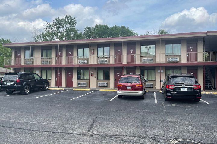 Hotel 6 of 25