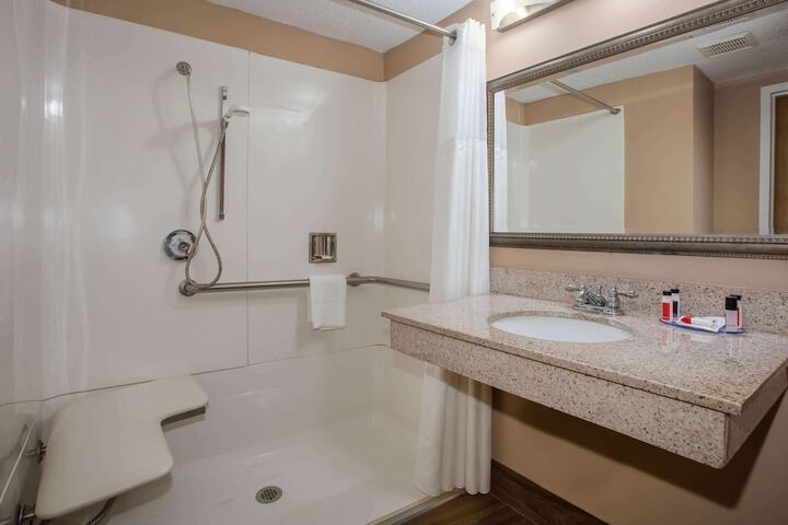 Room 15 of 39