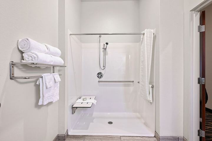Room 35 of 112