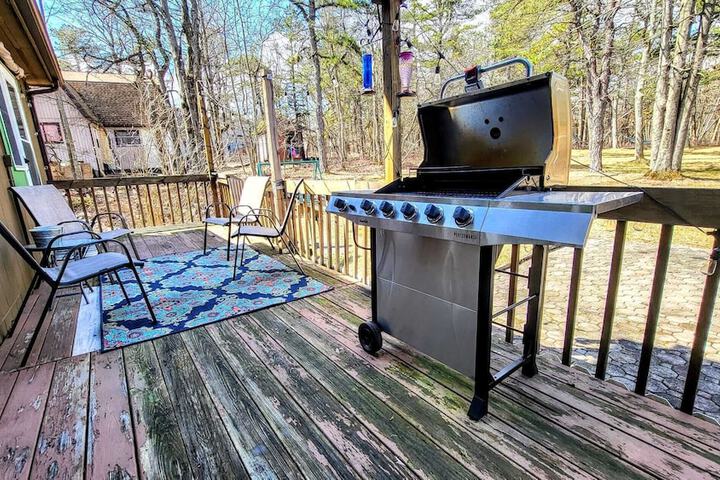 The Wooden Nest by Avantstay Deck Big Yard w / Hammocks & Fire Pit