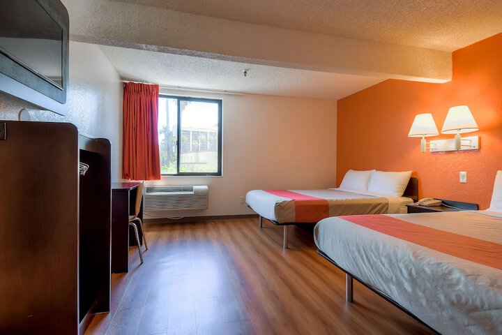 Room 41 of 44