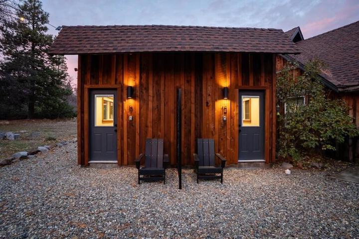 Basecamp Lodge