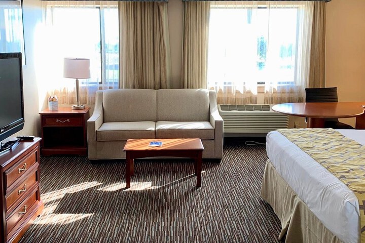 Room 34 of 43