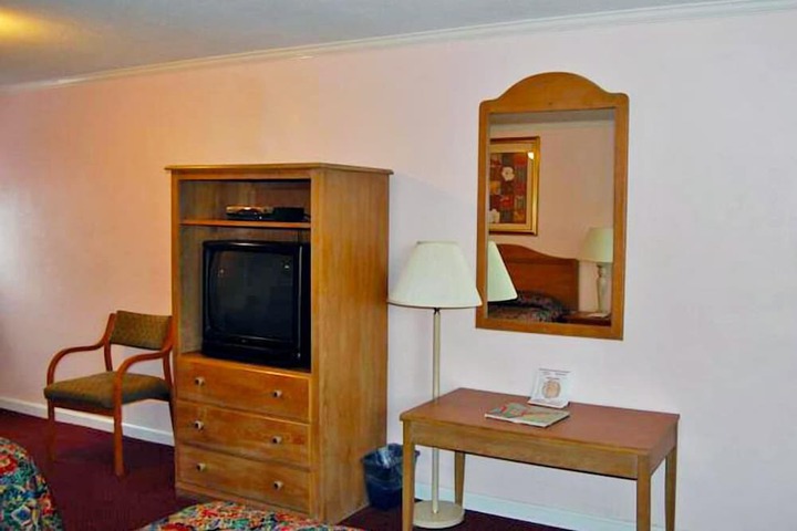 Room 18 of 29