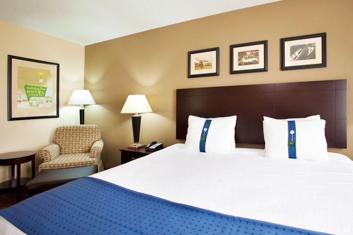 Holiday Inn Aurora North - Naperville by IHG