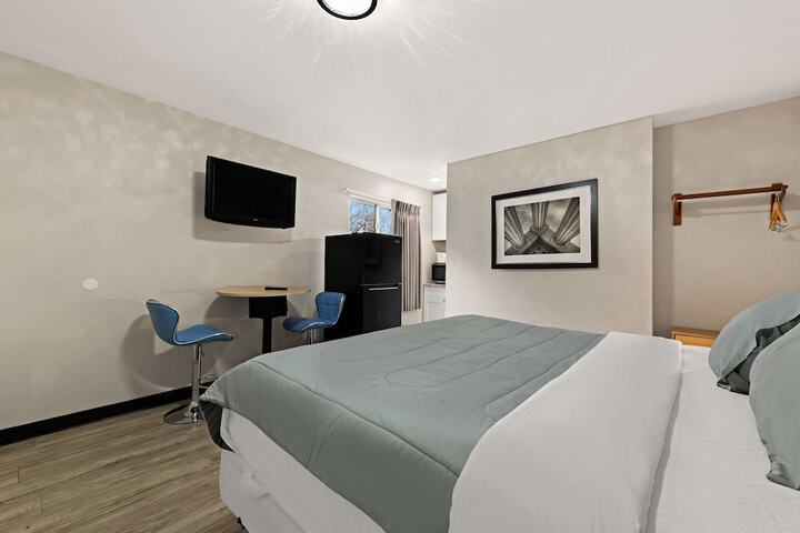 Room 15 of 36