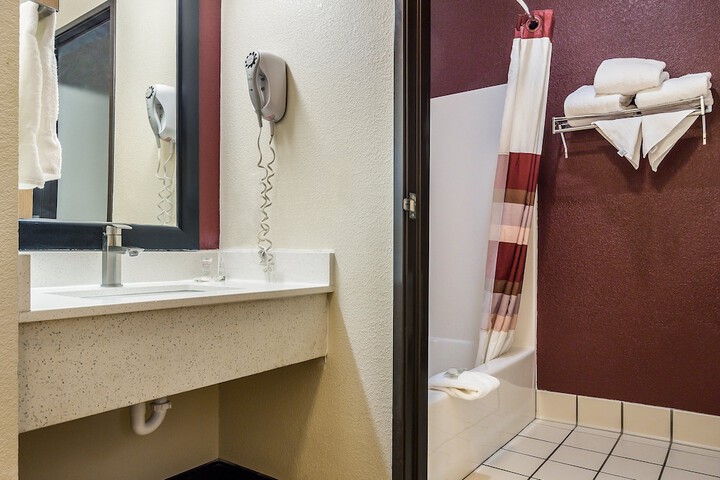 Red Roof Inn St. Louis - Troy IL