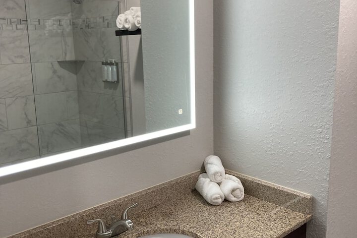 Room 13 of 18