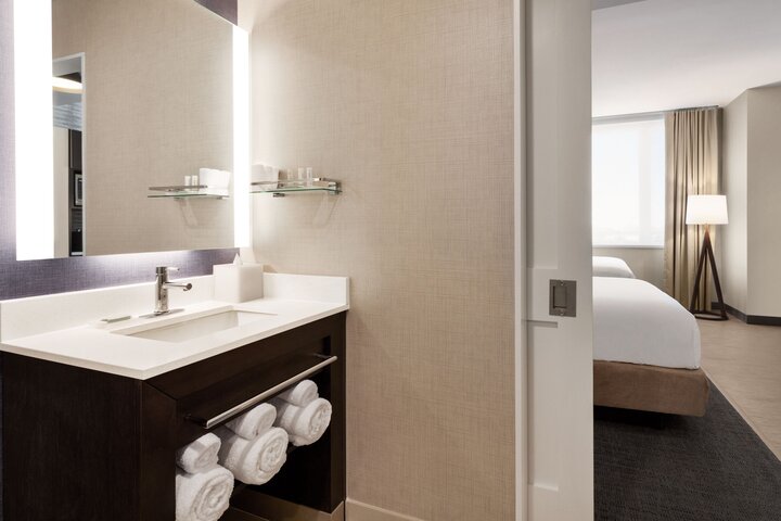 Room 10 of 21