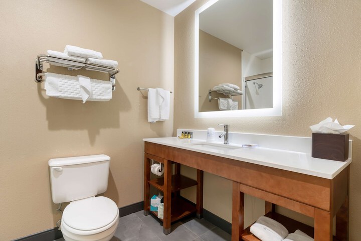 Room 12 of 37