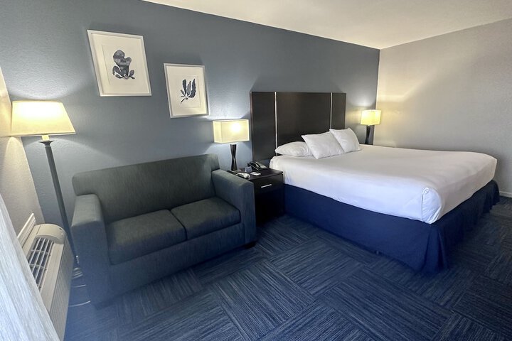 Room 30 of 105