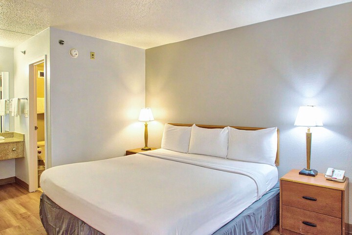 Room 8 of 17