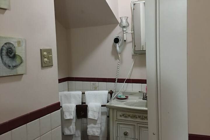 Room 46 of 114