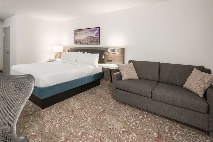 Room 21 of 48