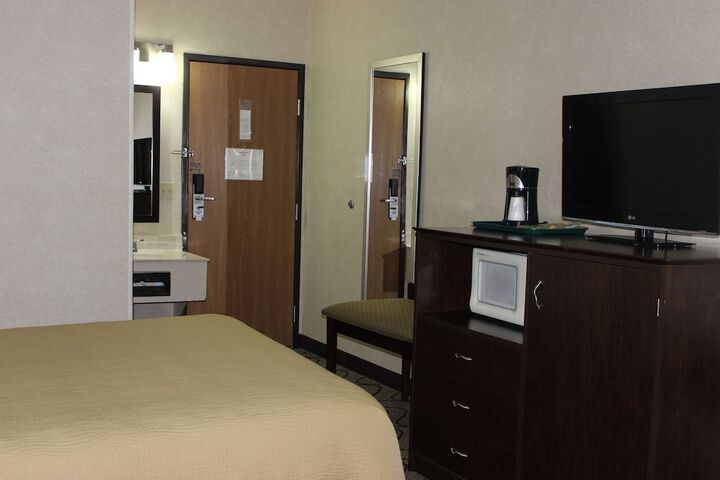 Room 18 of 28