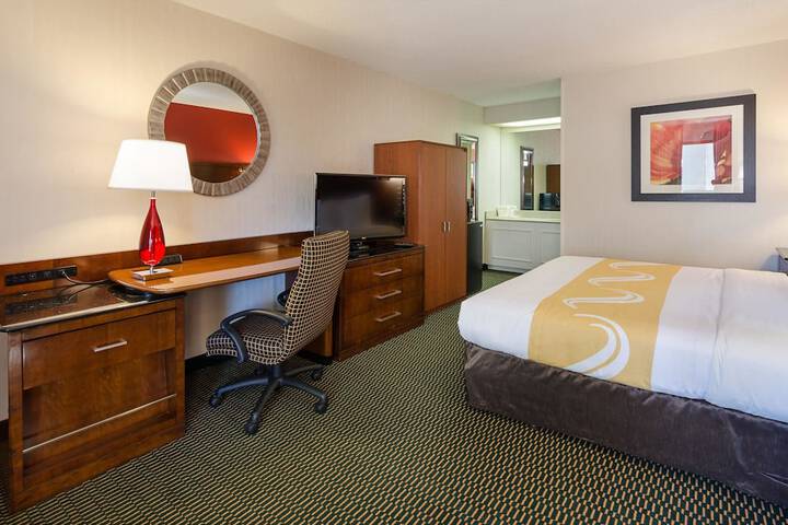 Room 28 of 38