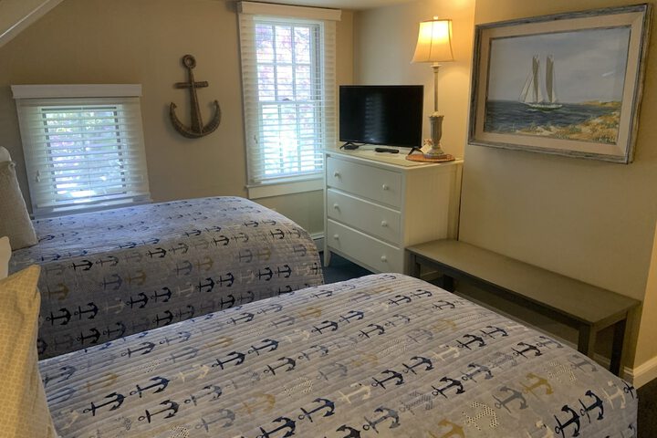 Room 38 of 142