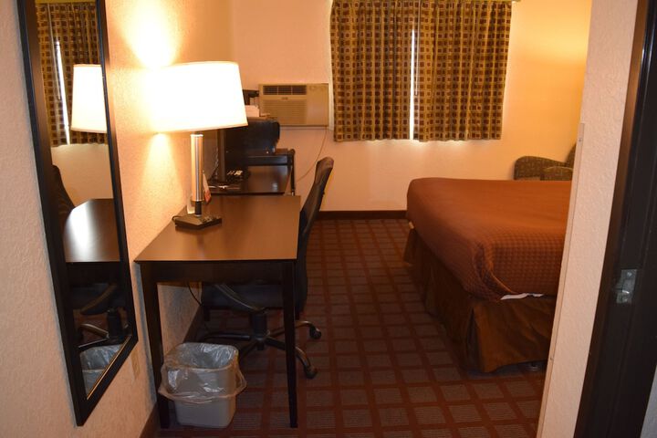 Room 12 of 39