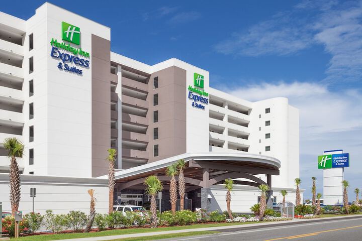 Holiday Inn Express & Suites Panama City Beach - Beachfront by IHG