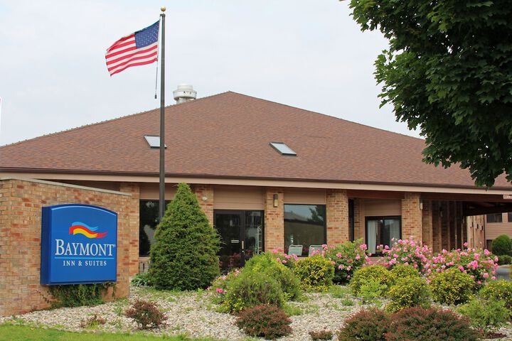 Baymont by Wyndham Battle Creek Downtown